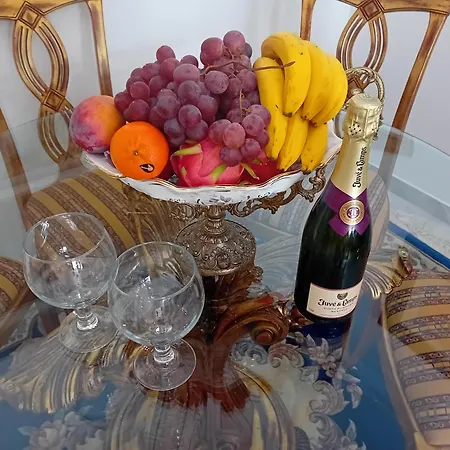 Beachfront Puerto Banus Homestay *